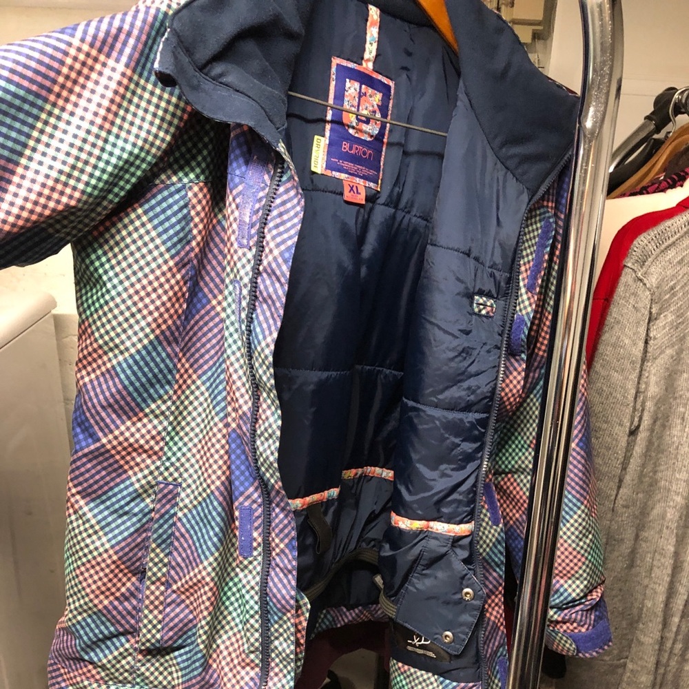 Burton winter coat. Very warm and insulated. XL
